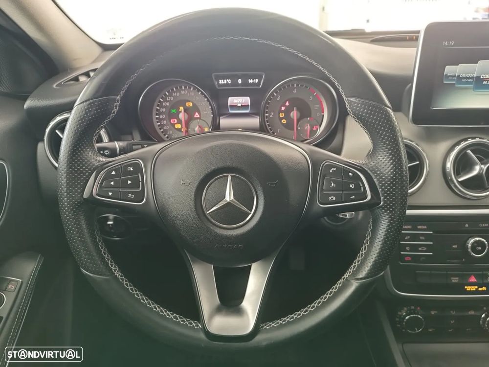 Mercedes-Benz GLA 180 d Urban - 17