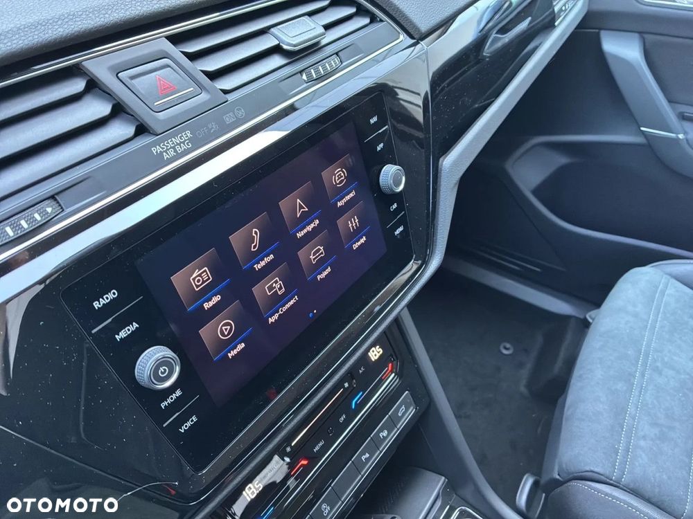 Volkswagen Touran - 14