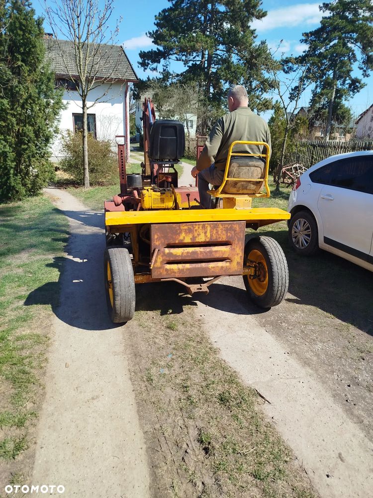 Thwaites JCB Thwaites Tusker digger Prosta Minikoparka kołowa wywrot Koliba wozidło zmienny osprzęt diesel 2 cylindry ładny stan 1,5tony 3 biegi import UE Film - 8