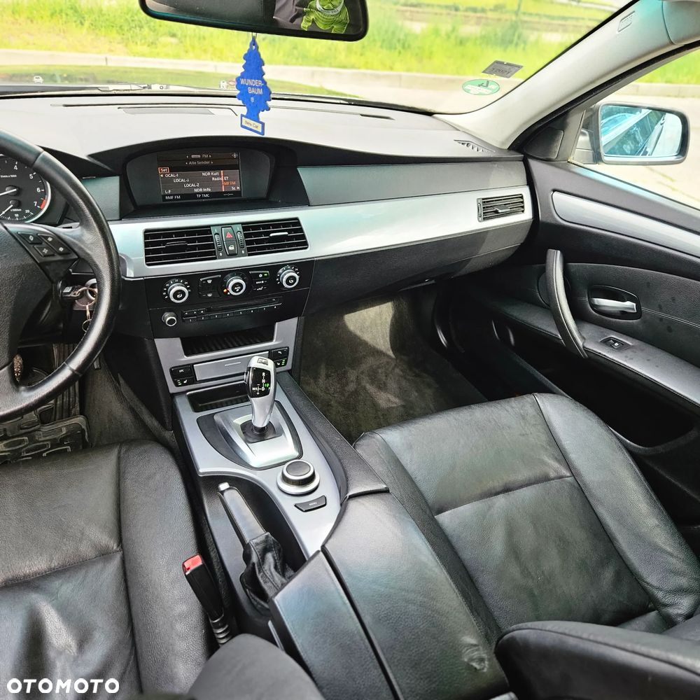 BMW Seria 5 523i Edition Exclusive - 28