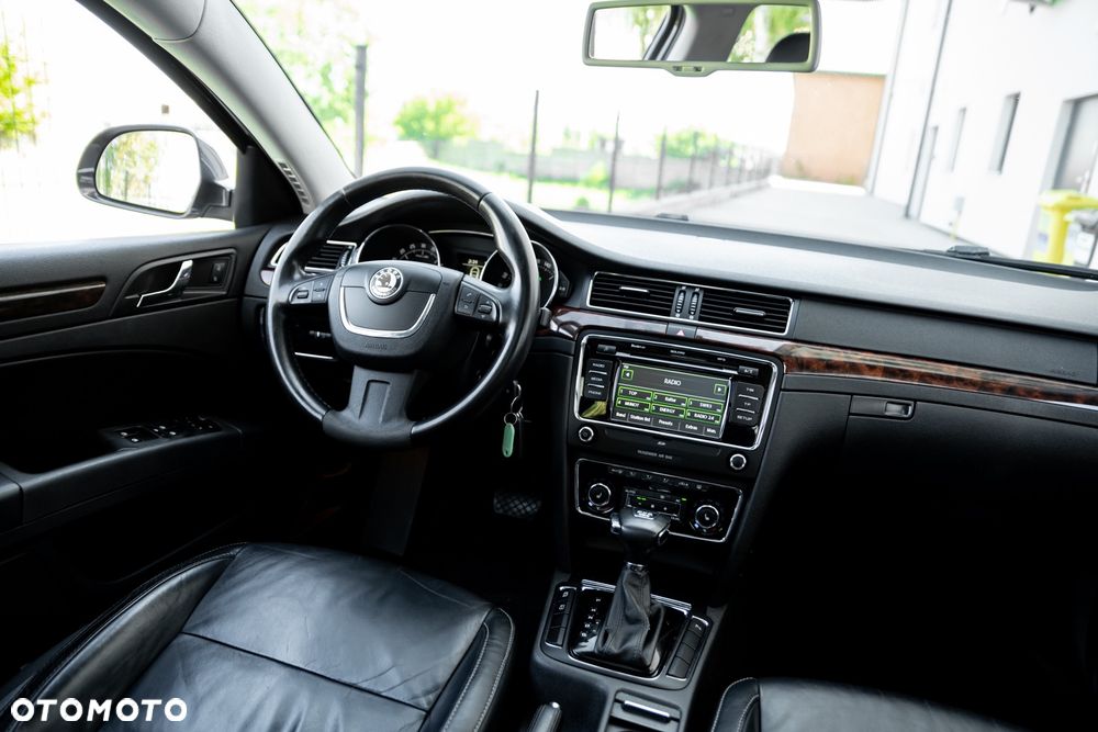 Skoda Superb 2.0 TDI Comfort DSG - 25