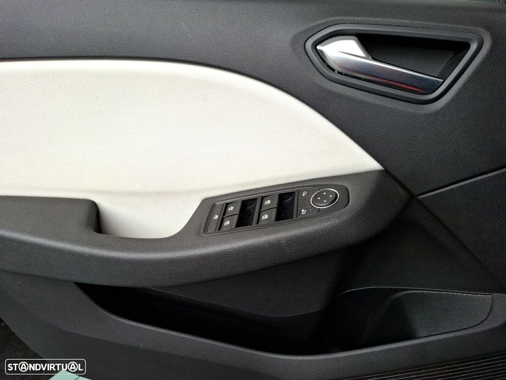 Renault Clio 1.0 TCe Techno - 19