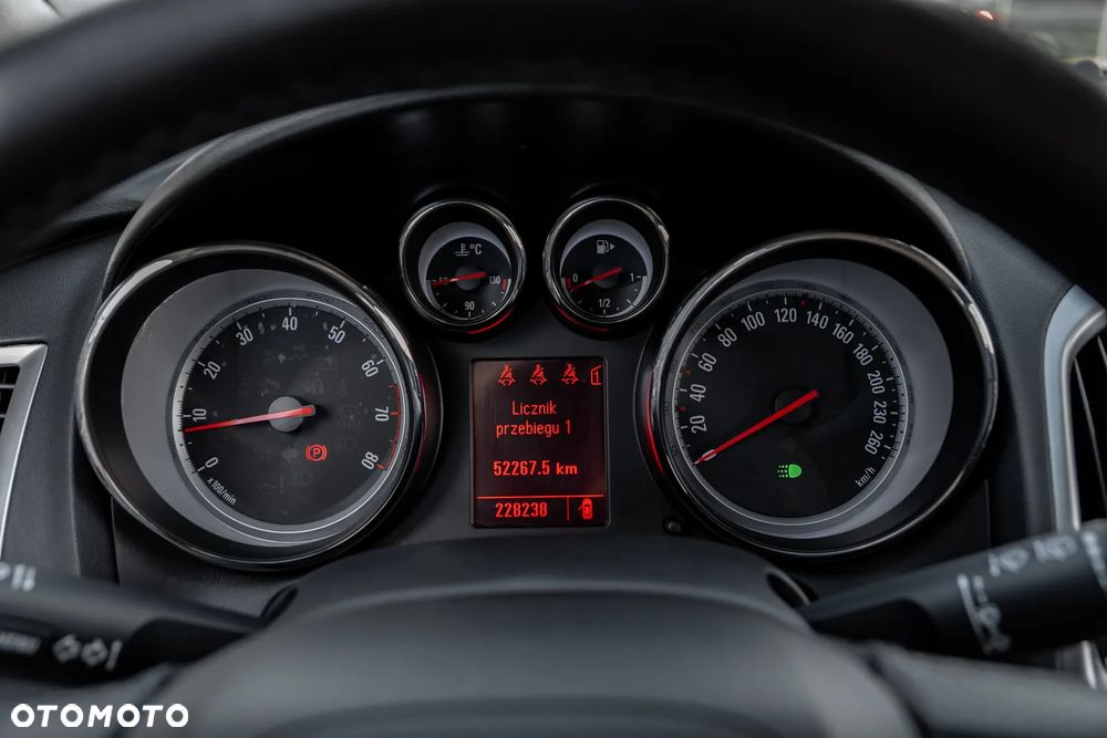 Opel Astra 1.6 Turbo Sport - 27