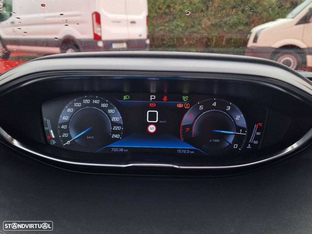 Peugeot 3008 1.2 PureTech Allure Pack EAT8 - 24