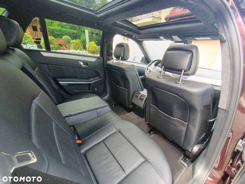 Mercedes-Benz Klasa E 300 CDI DPF BlueEFFICIENCY 7G-TRONIC Avantgarde - 36