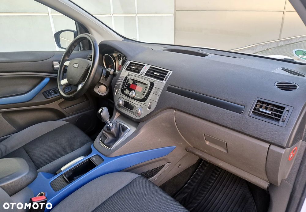 Ford Kuga 2.0 TDCi 2x4 Titanium - 10