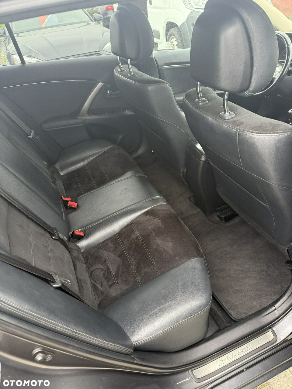 Toyota Avensis 2.0 D-4D Premium - 14