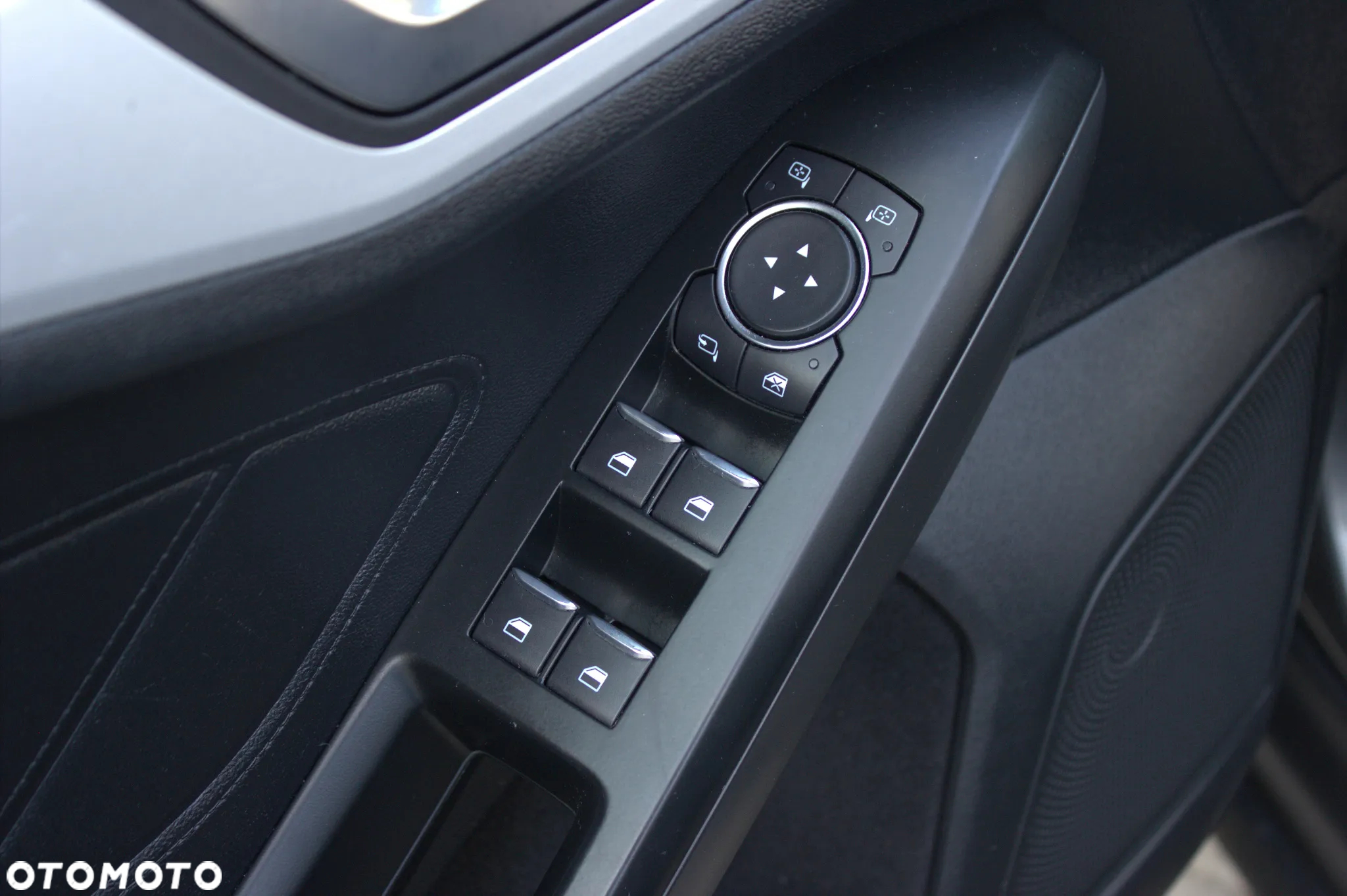 Ford Focus 1.5 EcoBlue Start-Stopp-System COOL&CONNECT DESIGN - 23