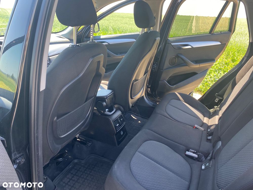 BMW X1 xDrive20d xLine sport - 11