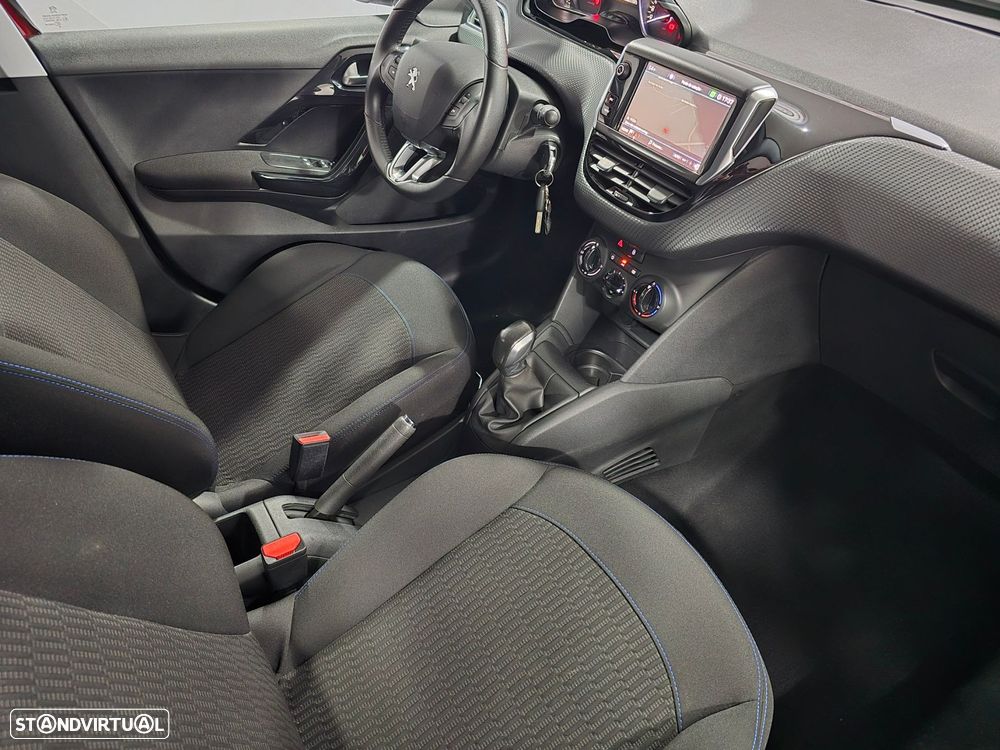 Peugeot 208 1.2 PureTech Style - 19