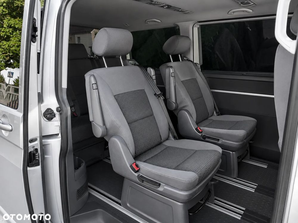 Volkswagen Multivan - 2