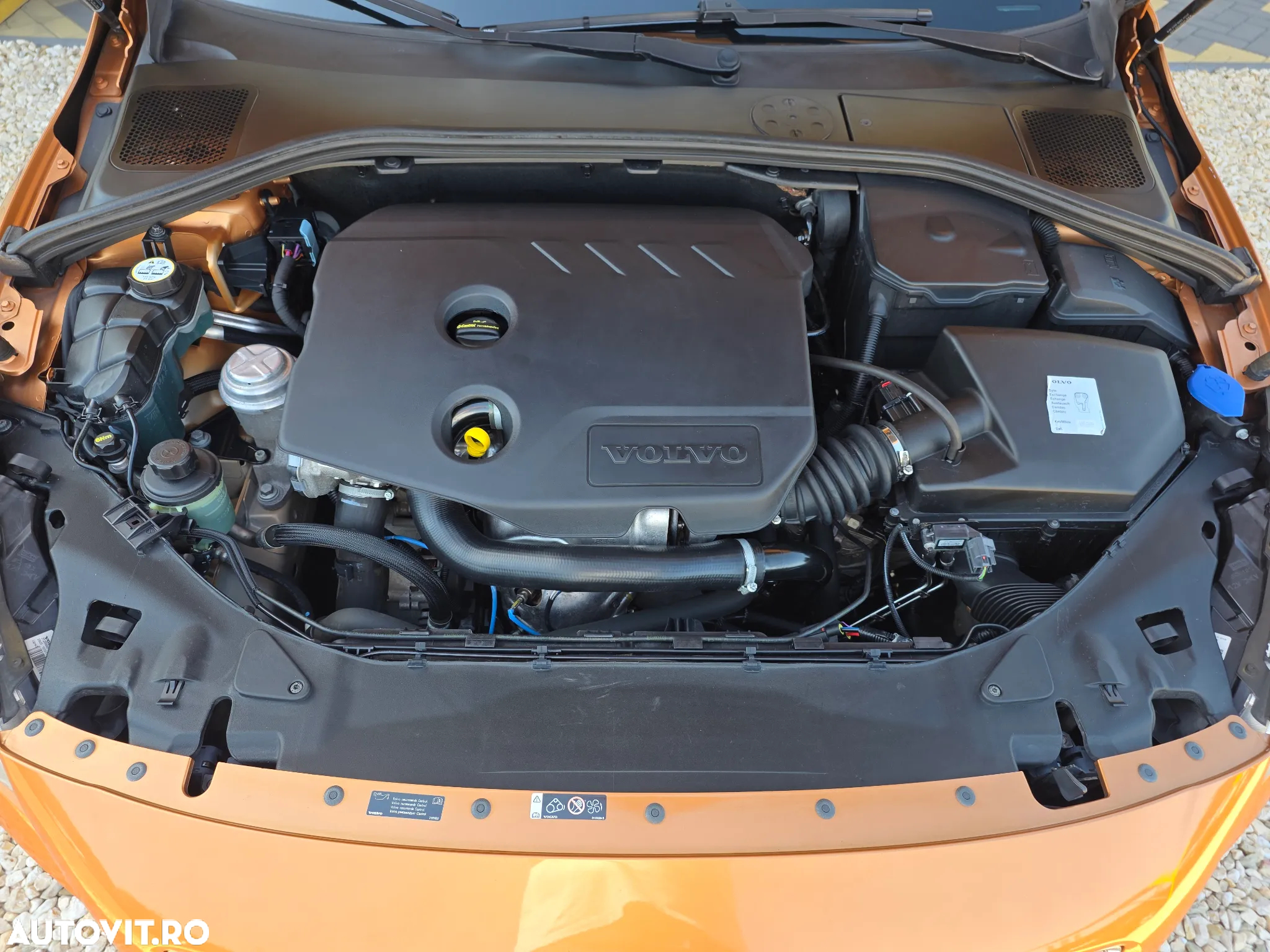 Volvo S60 D2 Edition - 19