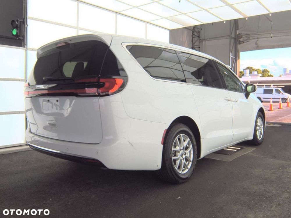 Chrysler Pacifica - 7