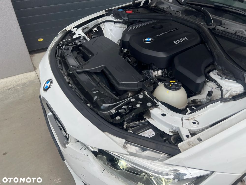 BMW Seria 3 318i - 25