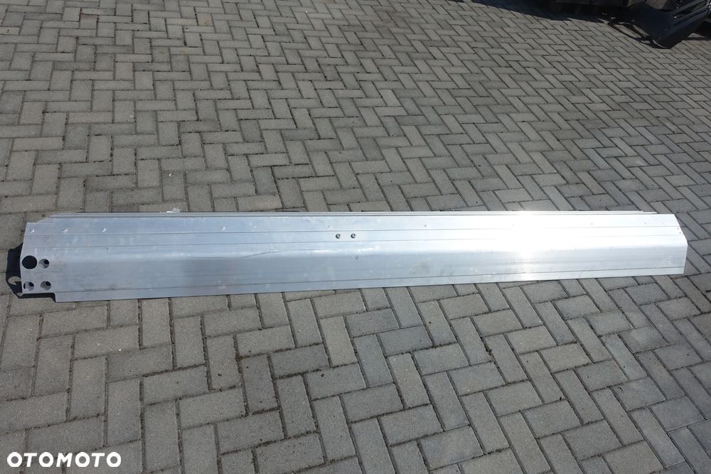 SŁUPEK ŚCIANY NACZEPY PRZÓD KOGEL - 1