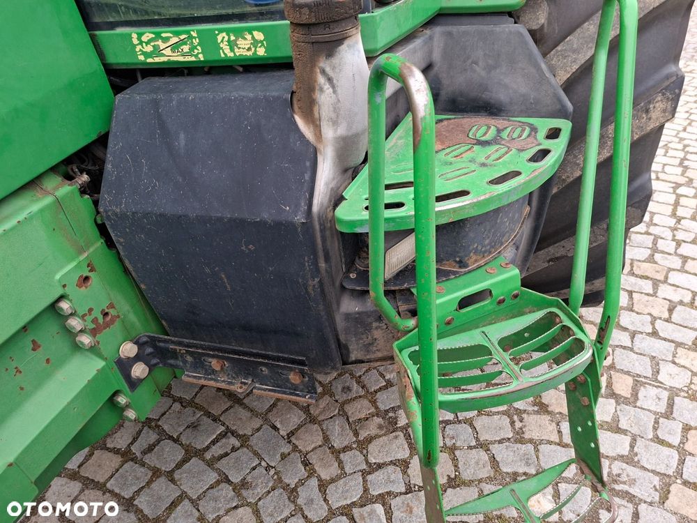 John Deere 8210 4X4 - 24