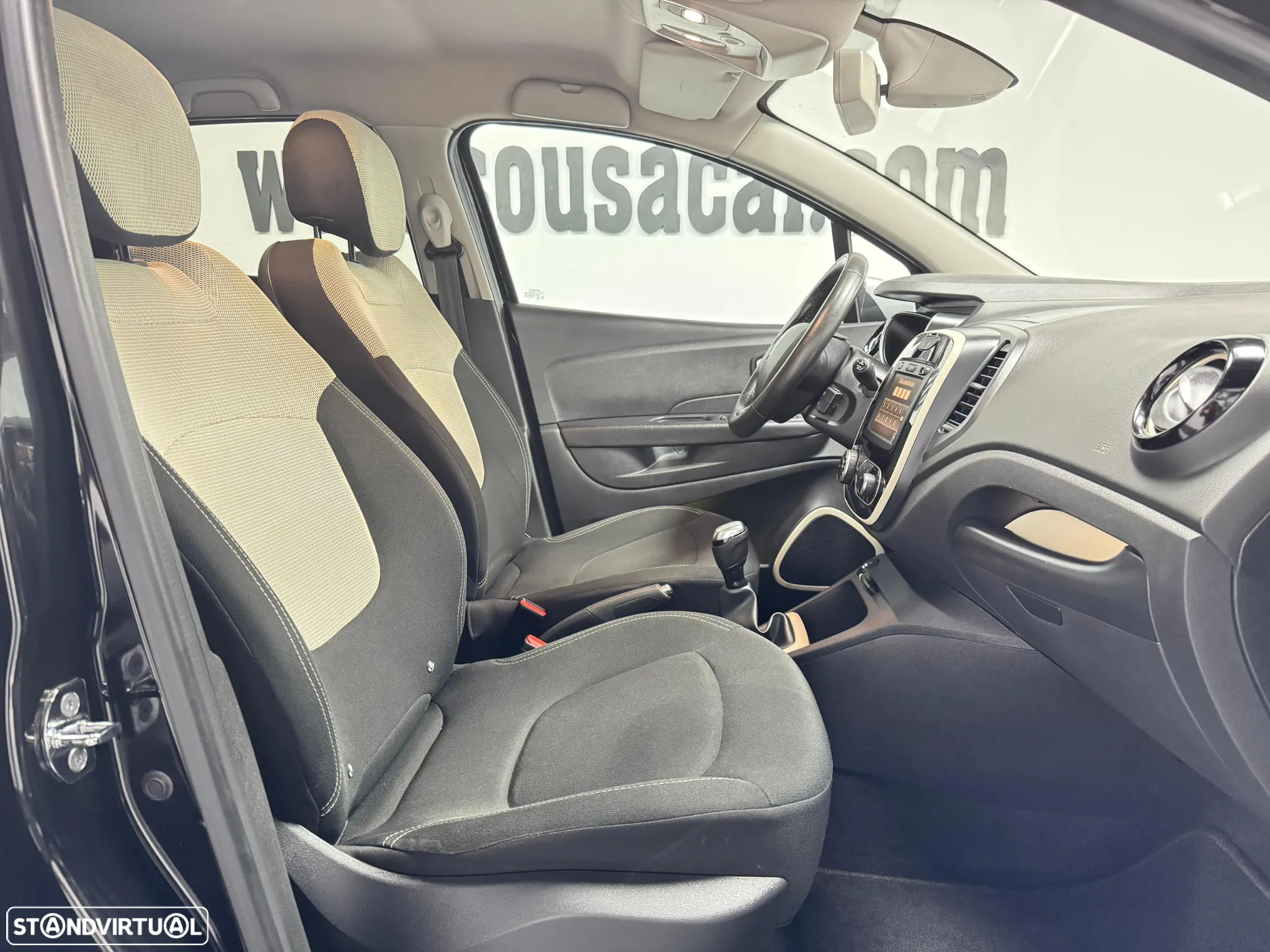 Renault Captur (ENERGY) TCe 90 INTENS - 17