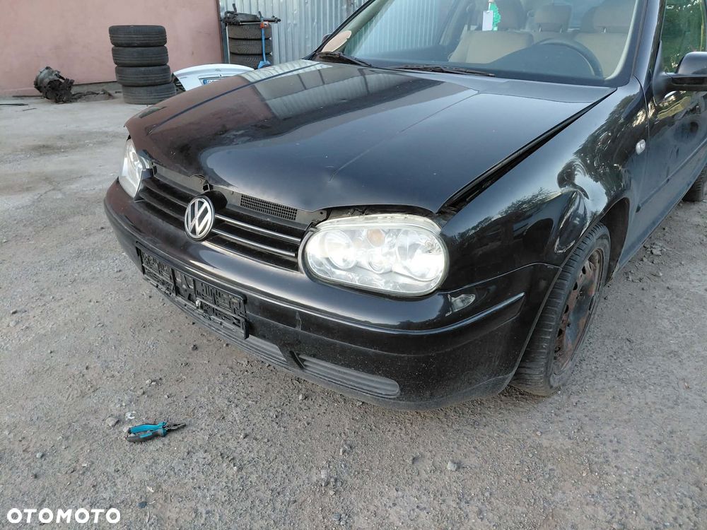 części VW VOLKSWAGEN GOLF IV 3 drzwi 1.6 16V 1999r hatchback ZDERZAK PRZÓD - 1