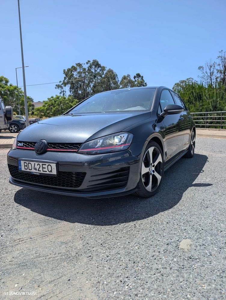 VW Golf GTI BlueMotion - 1