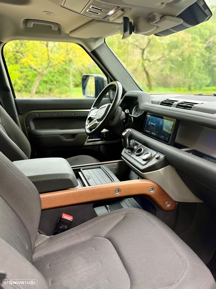 Land Rover Defender 110 D240 S - 8