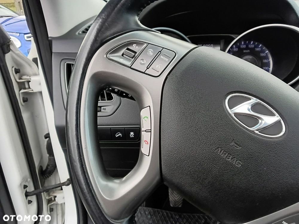 Hyundai ix35 1.6 2WD Fifa World Cup Edition - 28