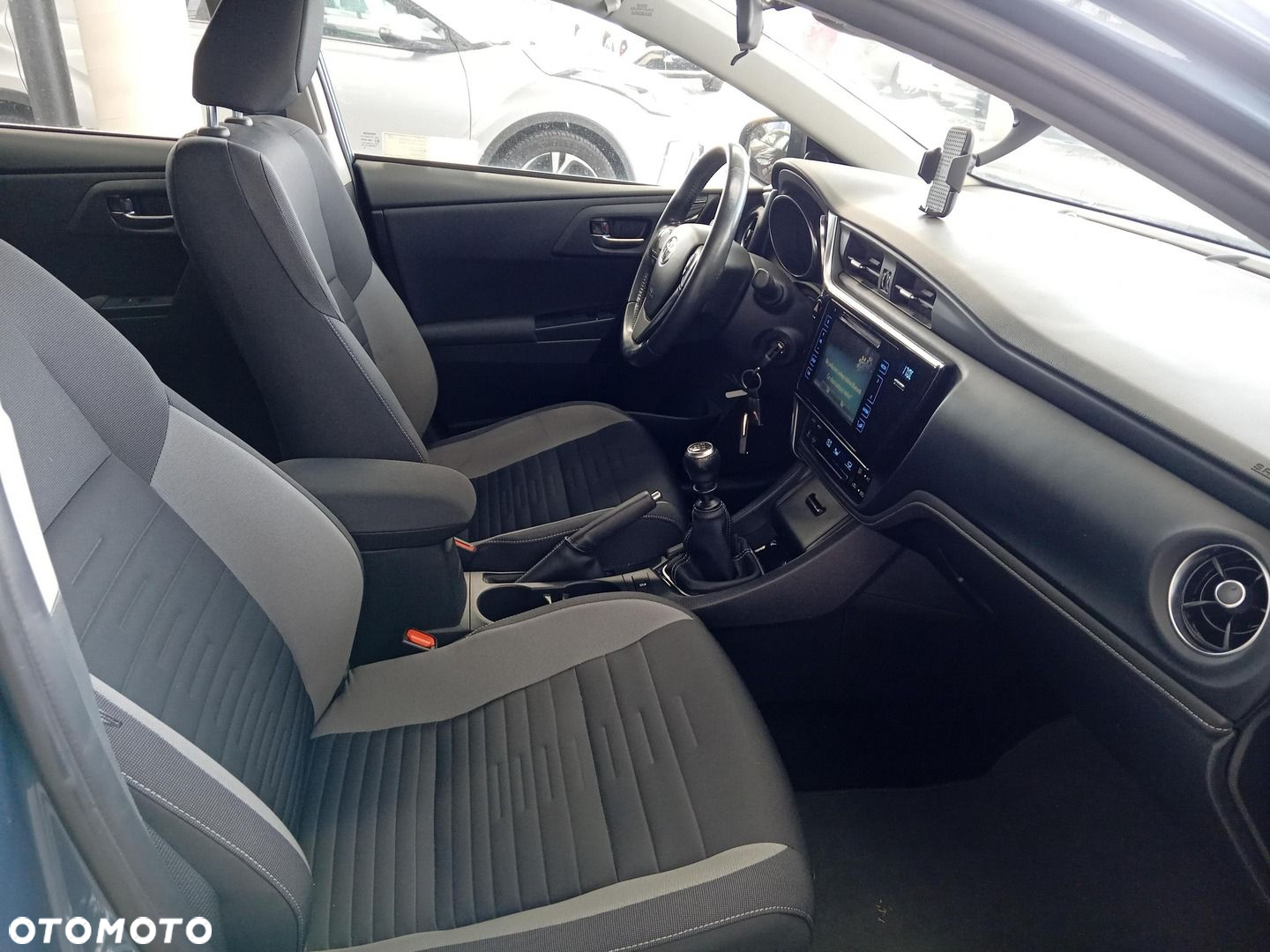 Toyota Auris - 11