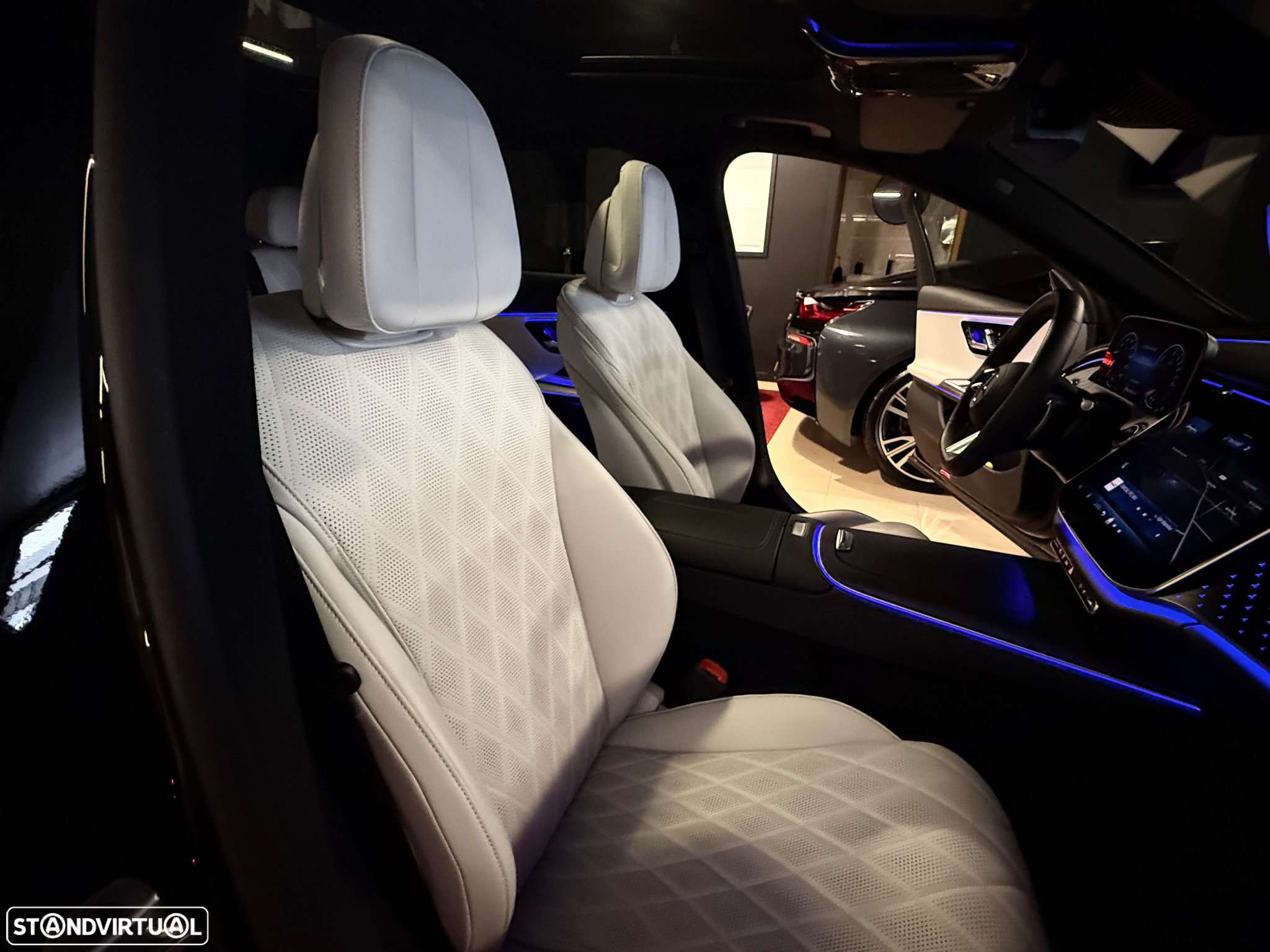 Mercedes-Benz E 300 Standard - 43