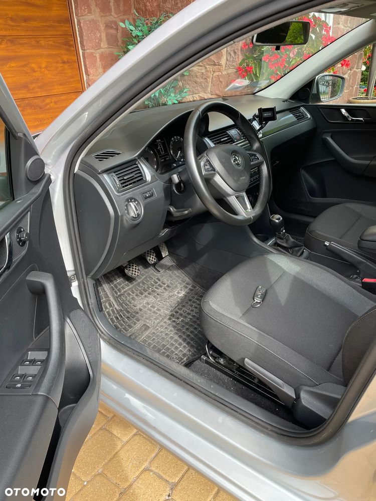 Skoda RAPID Spb 1.2 TSI Ambition - 10
