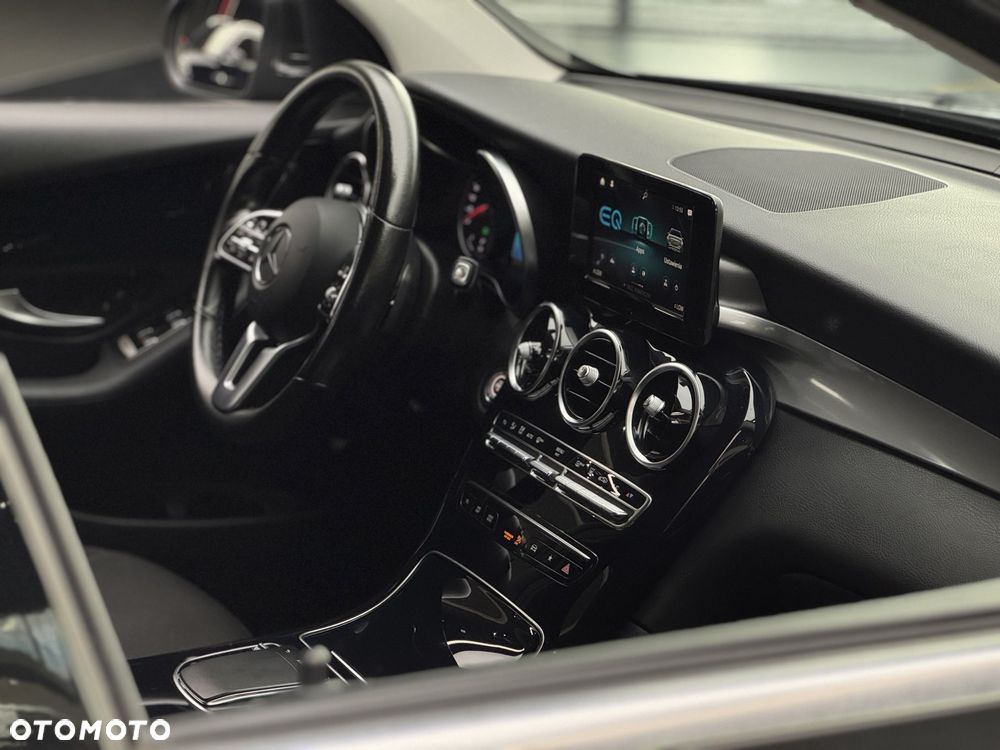 Mercedes-Benz GLC 300 e 4-Matic Business Edition - 37