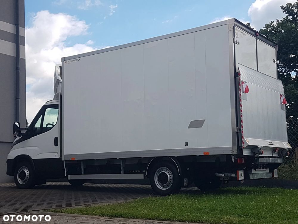 Iveco DAILY WINDA 35S16 8EP KONTENER KLIMA 4,21x2,10x2,23 KRAJOWY 3,0-160KM MANUAL 6-BIEGÓW - 27