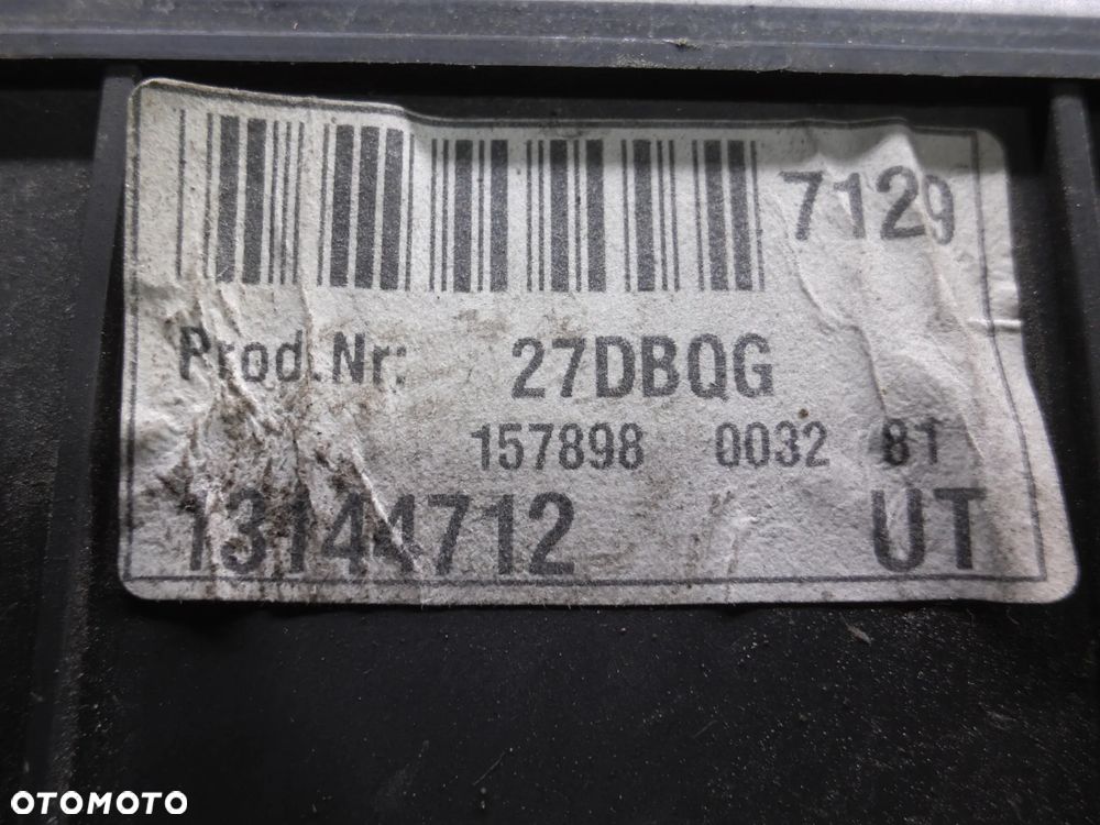 SKRZYNKA BEZPIECZNIKÓW OPEL VECTRA C 13144712 - 2