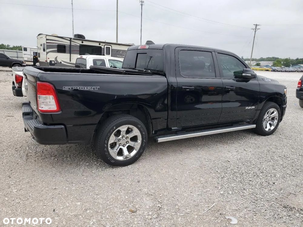 RAM 1500 5.7 Crew Cab Bighorn - 4