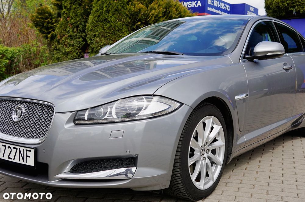 Jaguar XF 3.0 V6 D Luxury - 4