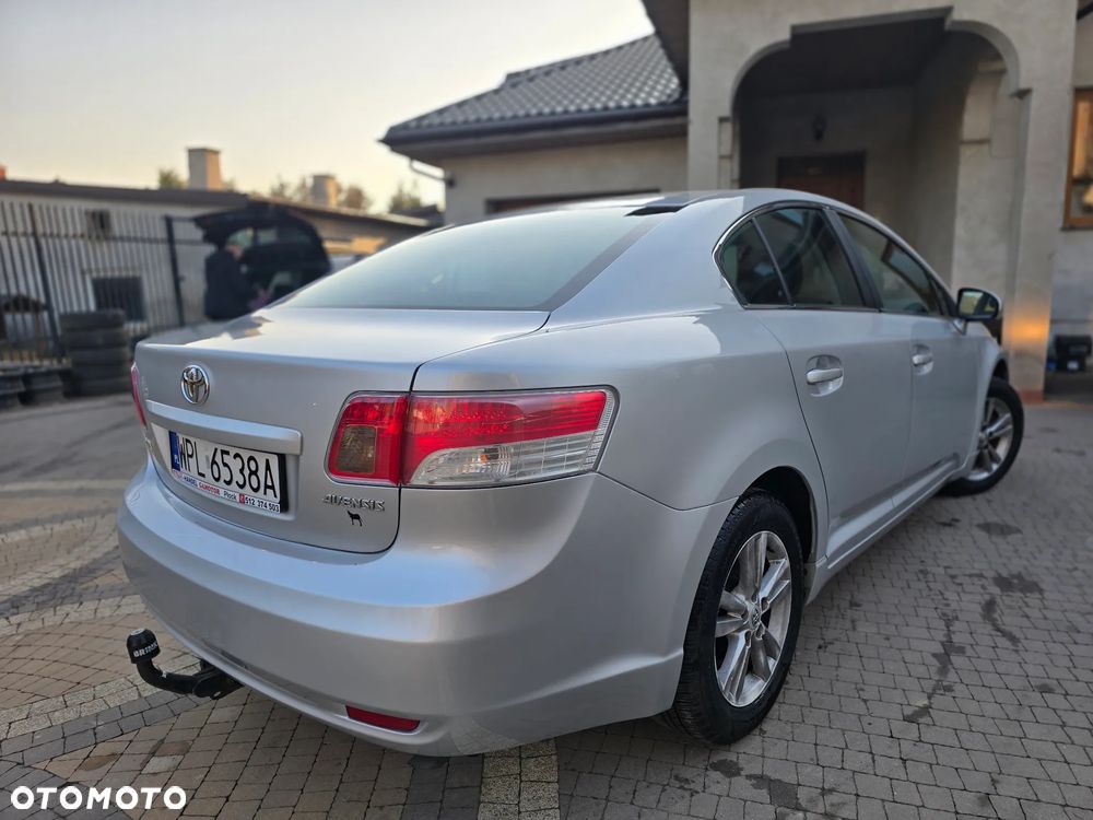 Toyota Avensis - 29