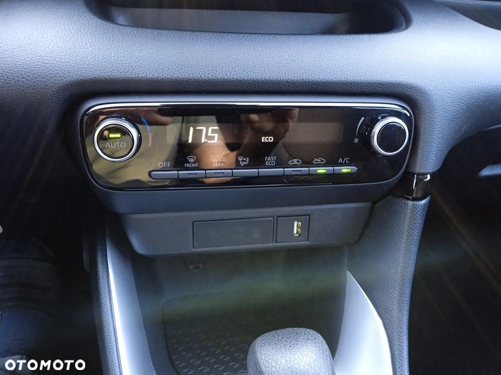 Toyota Yaris 1.5 Comfort CVT - 27