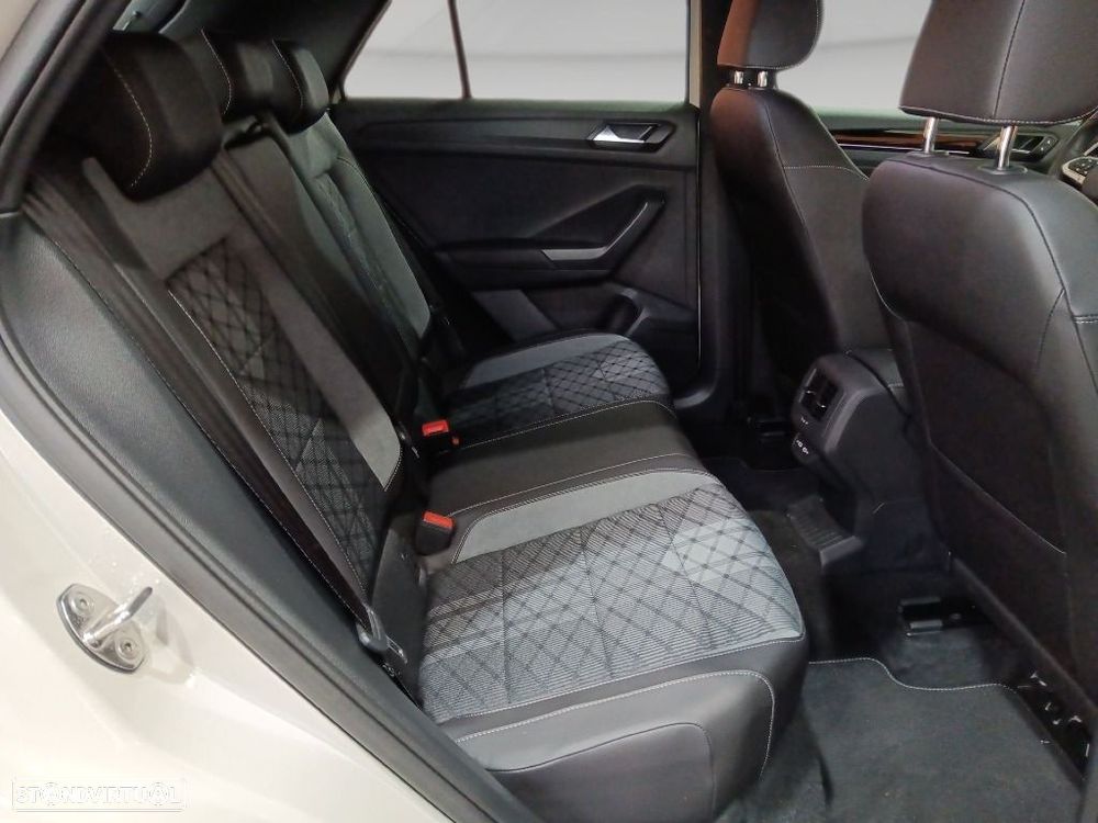 VW T-Roc 1.5 TSI R-Line DSG - 23