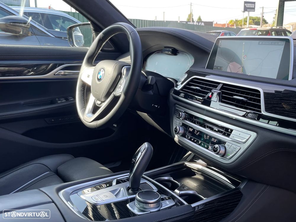 BMW 740 d xDrive Auto — fotografia 25