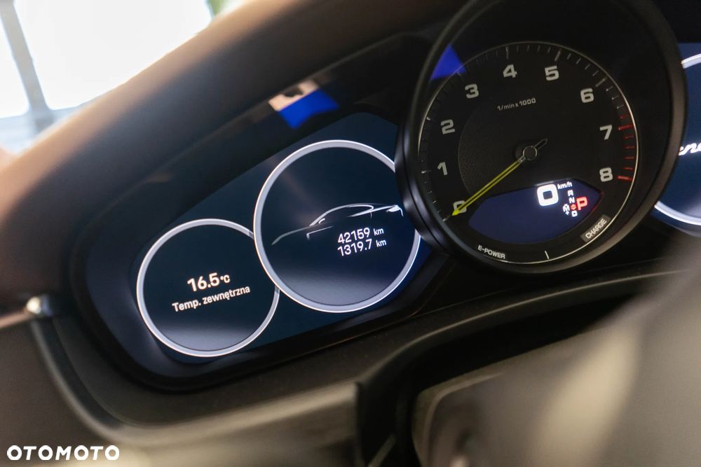 Porsche Panamera 4 E-Hybrid Platinum Edition - 41