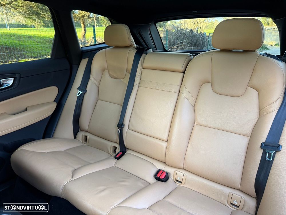 Volvo XC 60 2.0 T8 PHEV Inscription AWD - 48