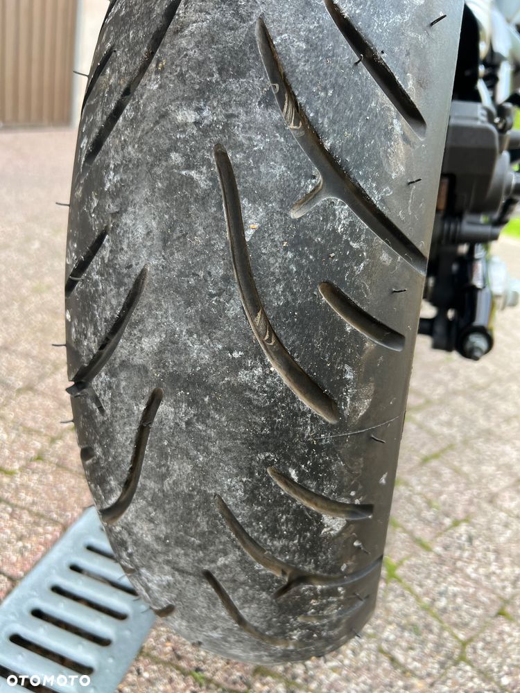 Kawasaki ER - 8