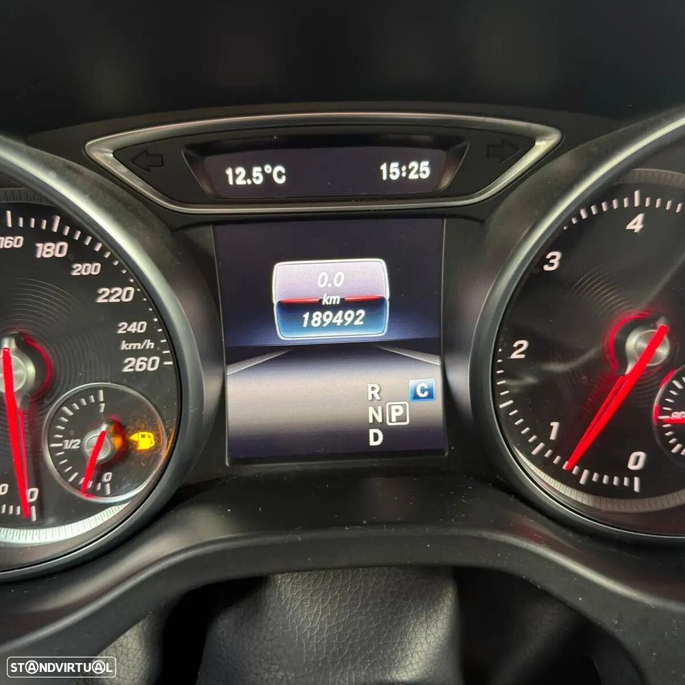 Mercedes-Benz CLA 200 d Shooting Brake AMG Line Aut. - 12