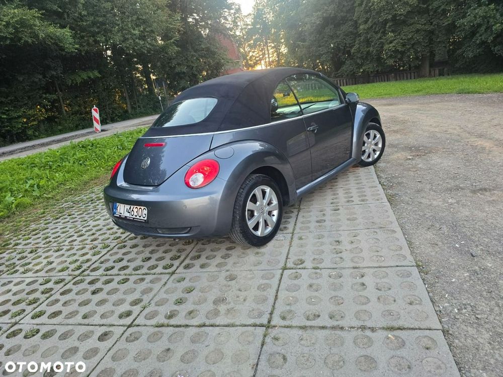 Volkswagen New Beetle - 24