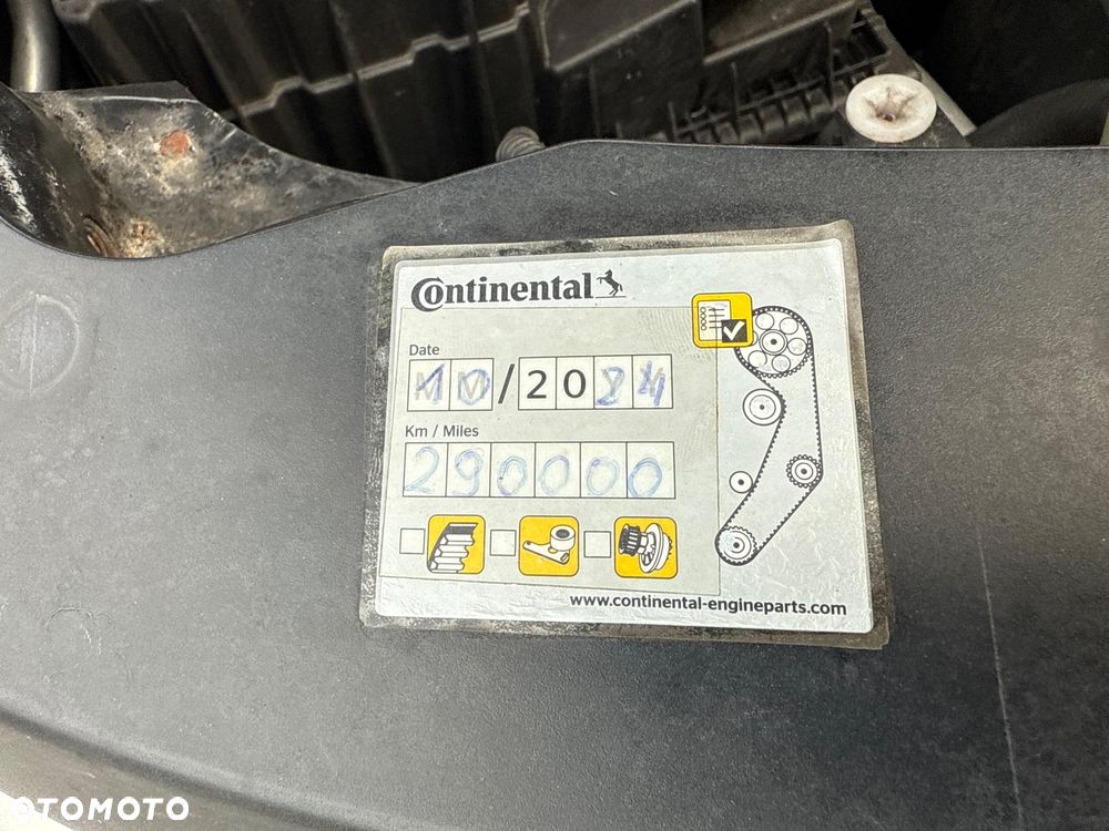 Volkswagen Caravelle - 22