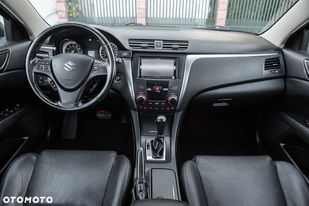 Suzuki Kizashi 2.4 4x4 CVT Sport - 25