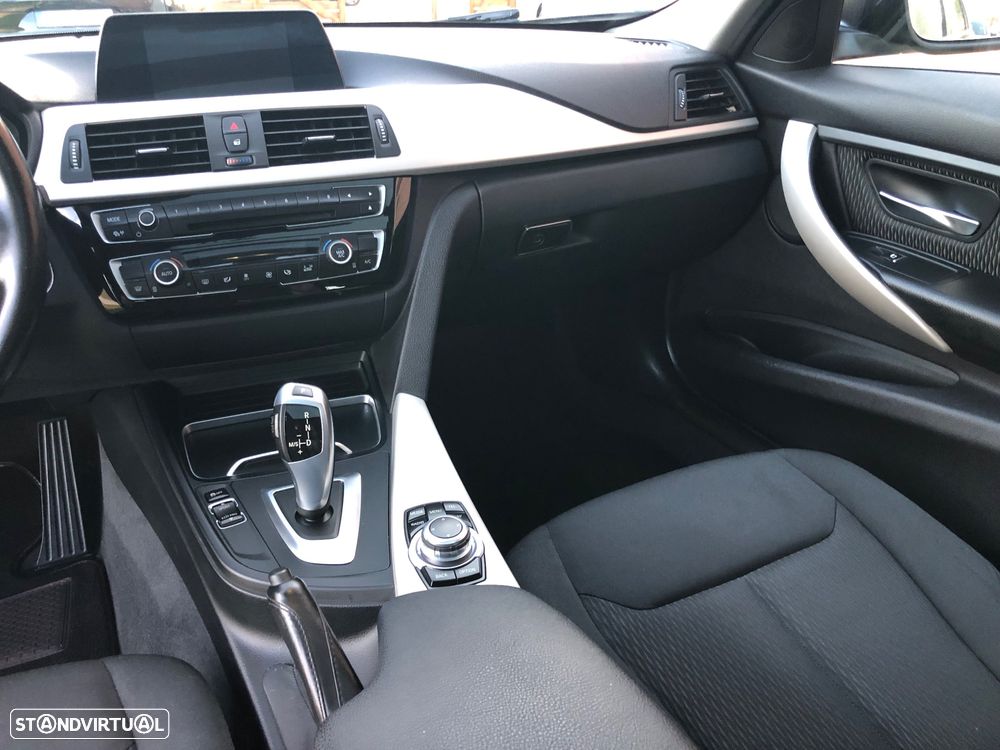 BMW 320 d Touring Aut. Efficient Dynamics Edition Sport Line - 56