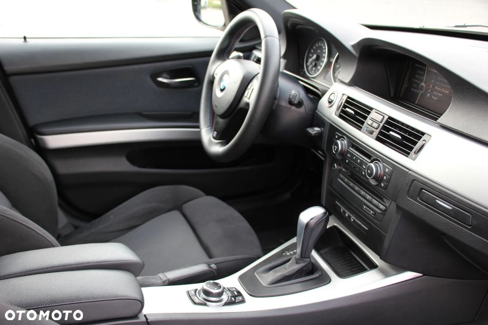 BMW Seria 3 330i xDrive - 12