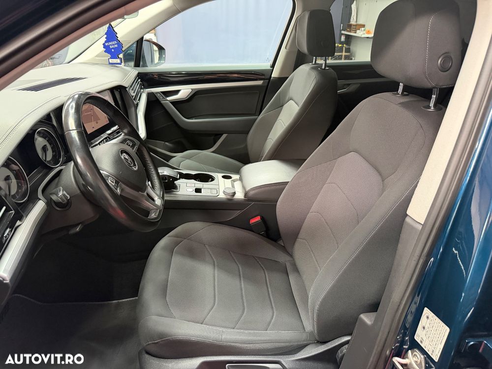 Volkswagen Touareg 3.0 V6 TDI 4Motion DPF Automatik - 12