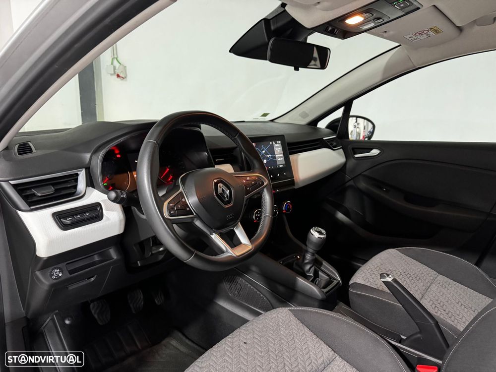 Renault Clio - 10