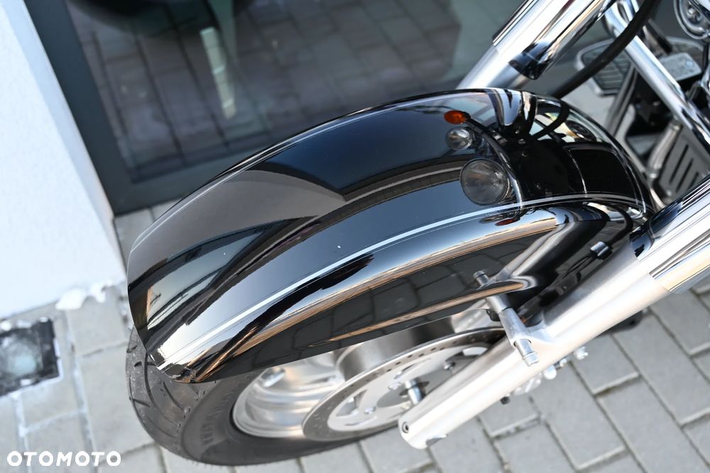 Suzuki Intruder - 22