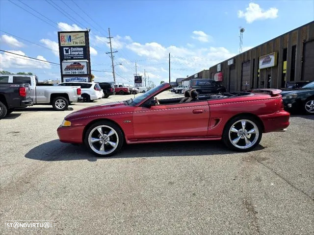 Ford Mustang - 4